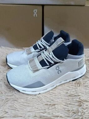 On Running Men's Sneakers Light Gray and Navy